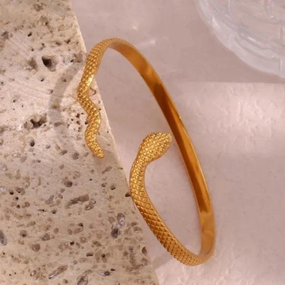 NEW ADJUSTABLE 18K GOLD SNAKE BANGLE CUFF BRACELET, NICE BRACELET, CUTE BRACELET - Picture 5 of 6